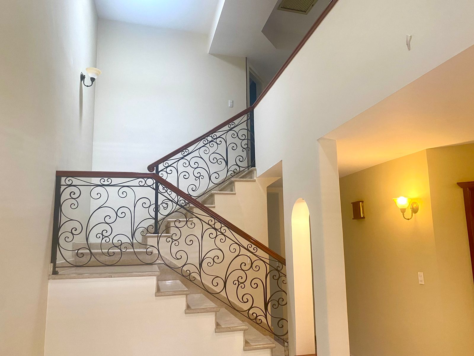 6769013c-1999-4c49-a881-3b794d4f4871