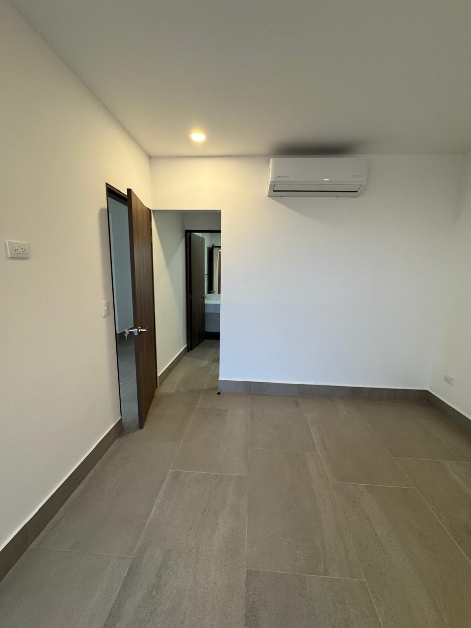 92db1603-6ef5-4f06-a826-a3e625b29065