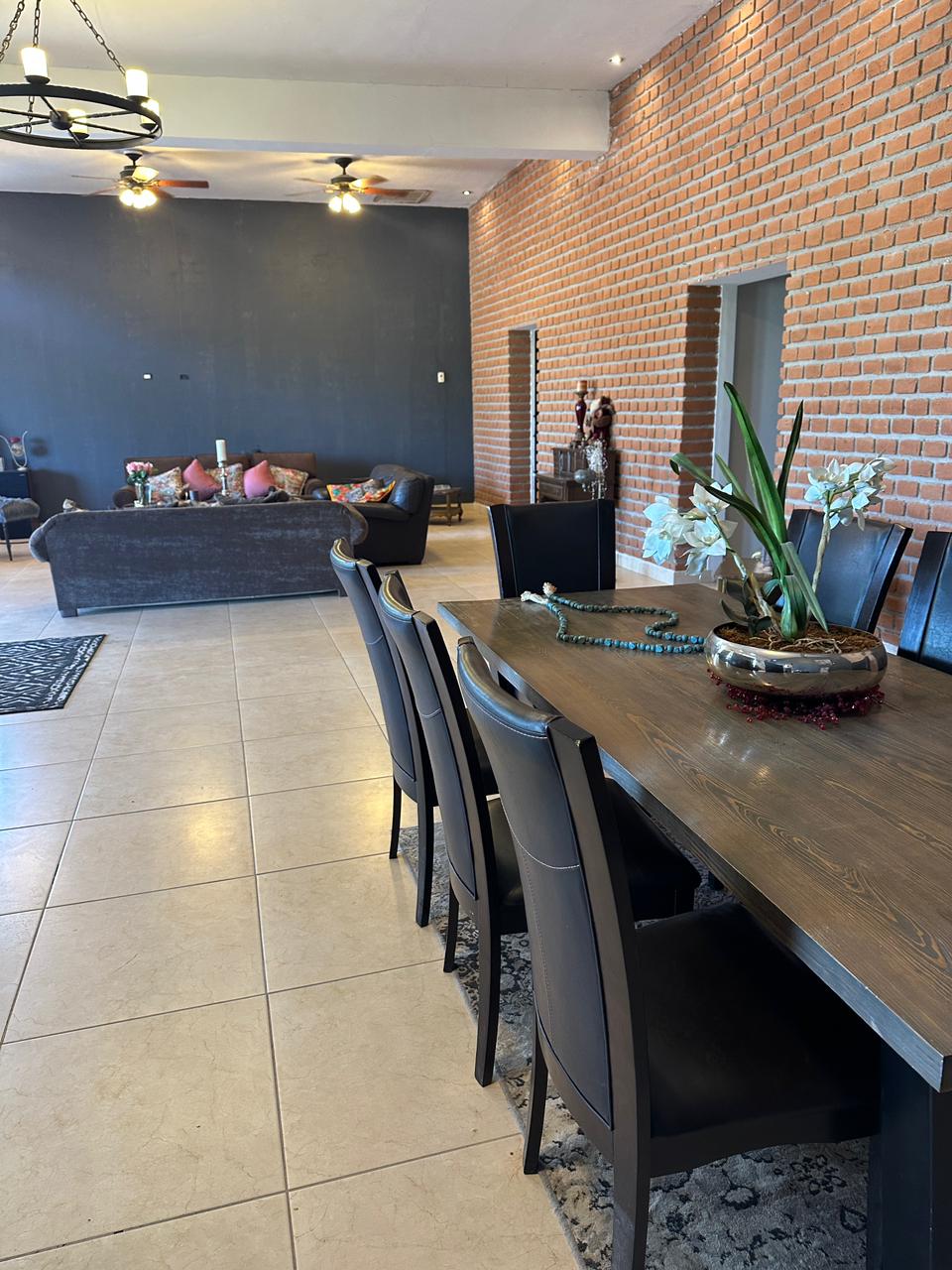 55a527b8-f1a0-45b5-89bc-1c8edb63baf0