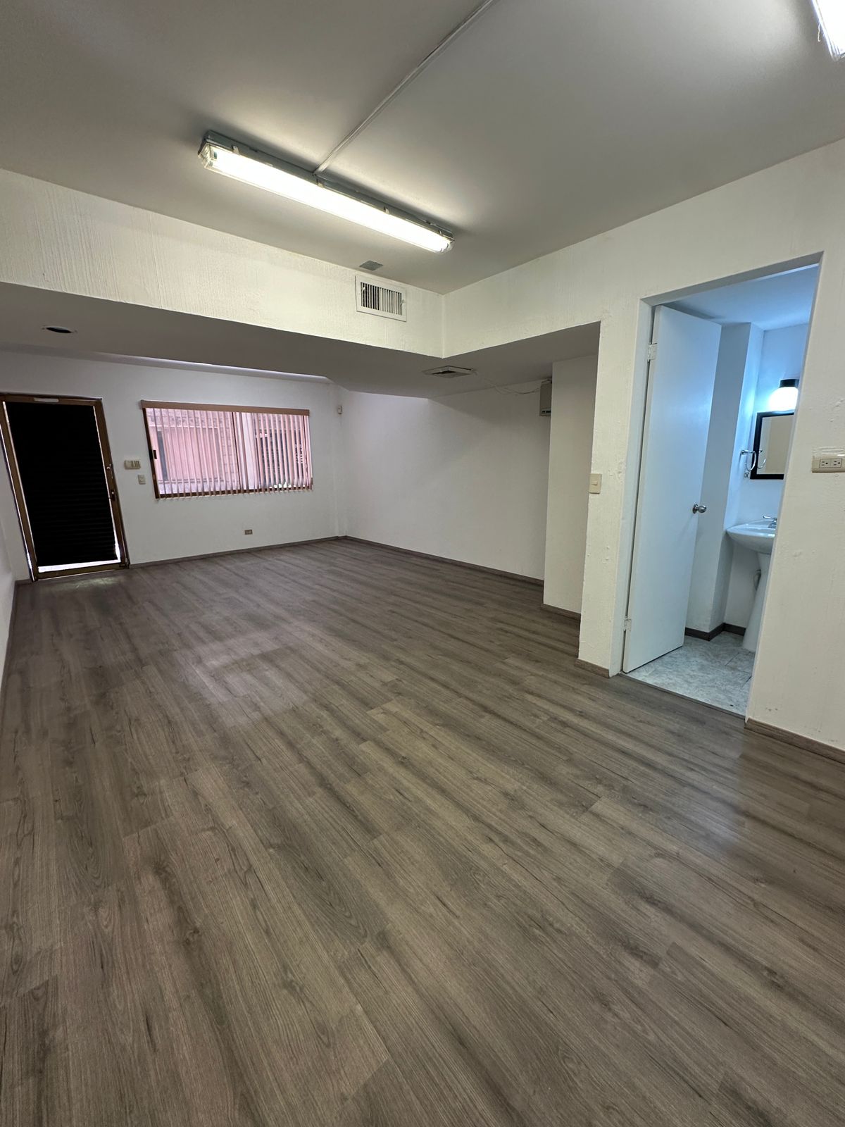 8b38dae3-3b13-4972-87bf-0f5b1c26fb16