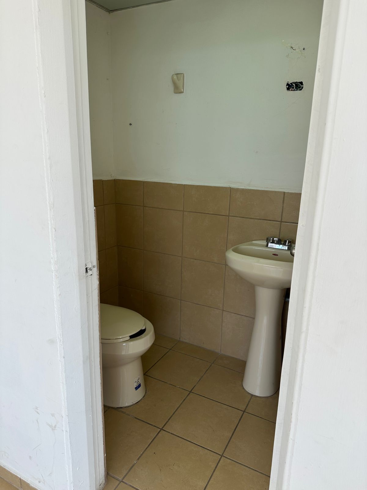 a25426e5-dc8c-4793-927b-93db45a8fbaa