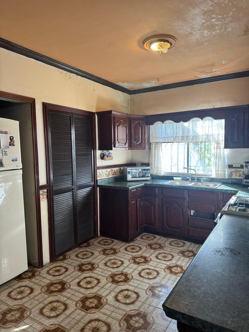 6402841b-2437-4b23-967c-f394125cda8b